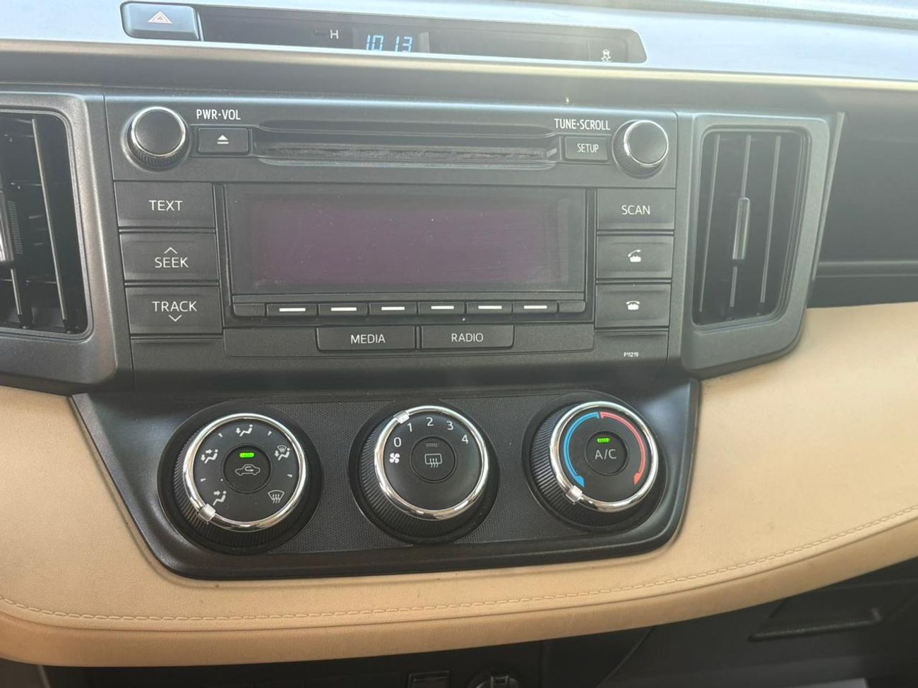 تويوتا راف ٤ 2.5L (2WD) EX