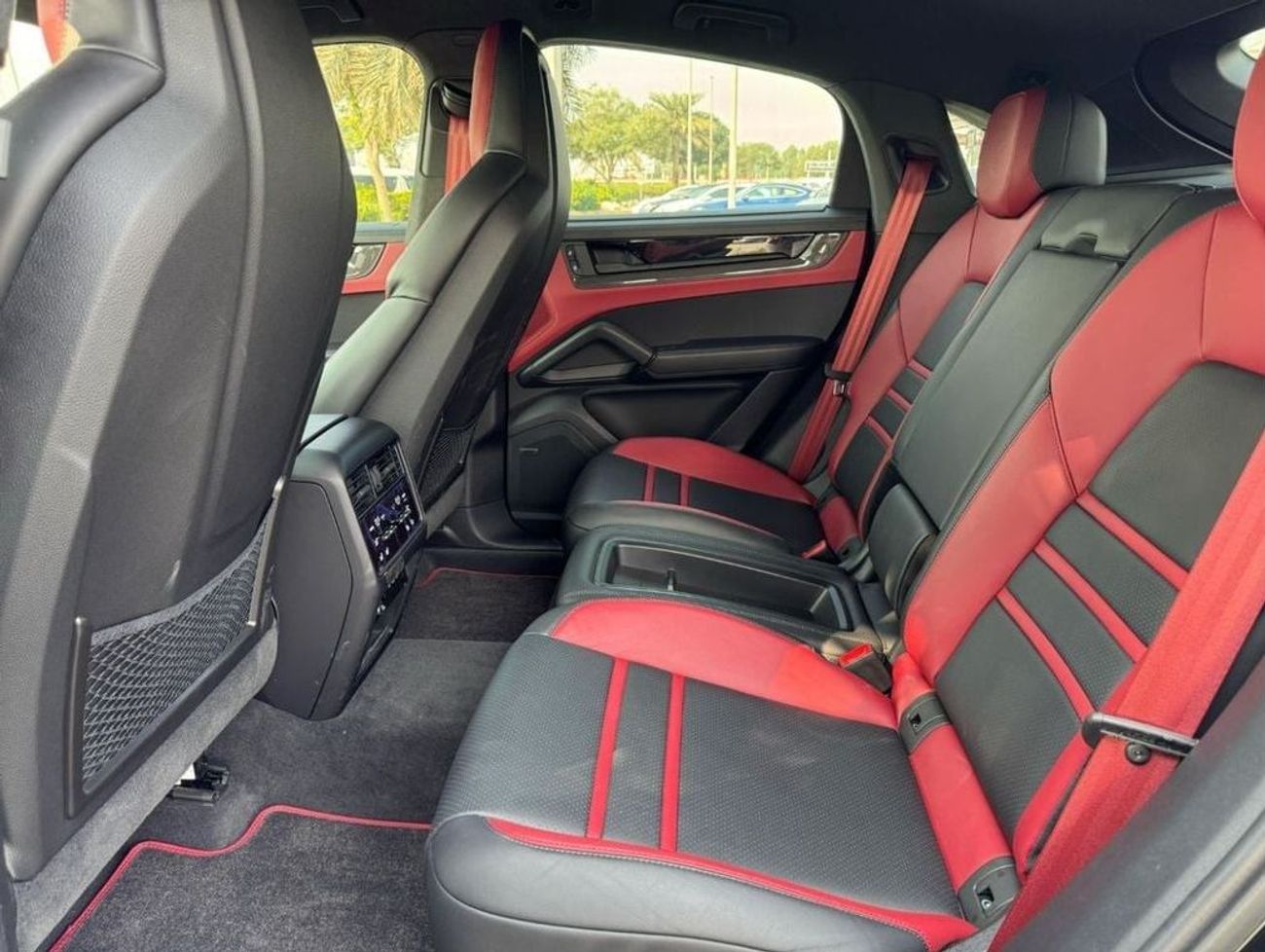 Porsche Cayenne GCC SPEC UNDER WARRANTY NEAT AND CLEAN