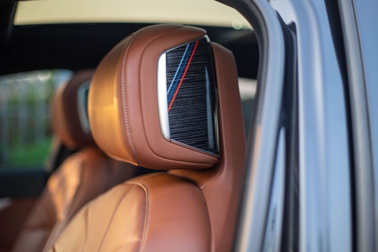 بي أم دبليو 735i BMW 735i 2023 | GCC Specs | Full Option | Excellent Condition