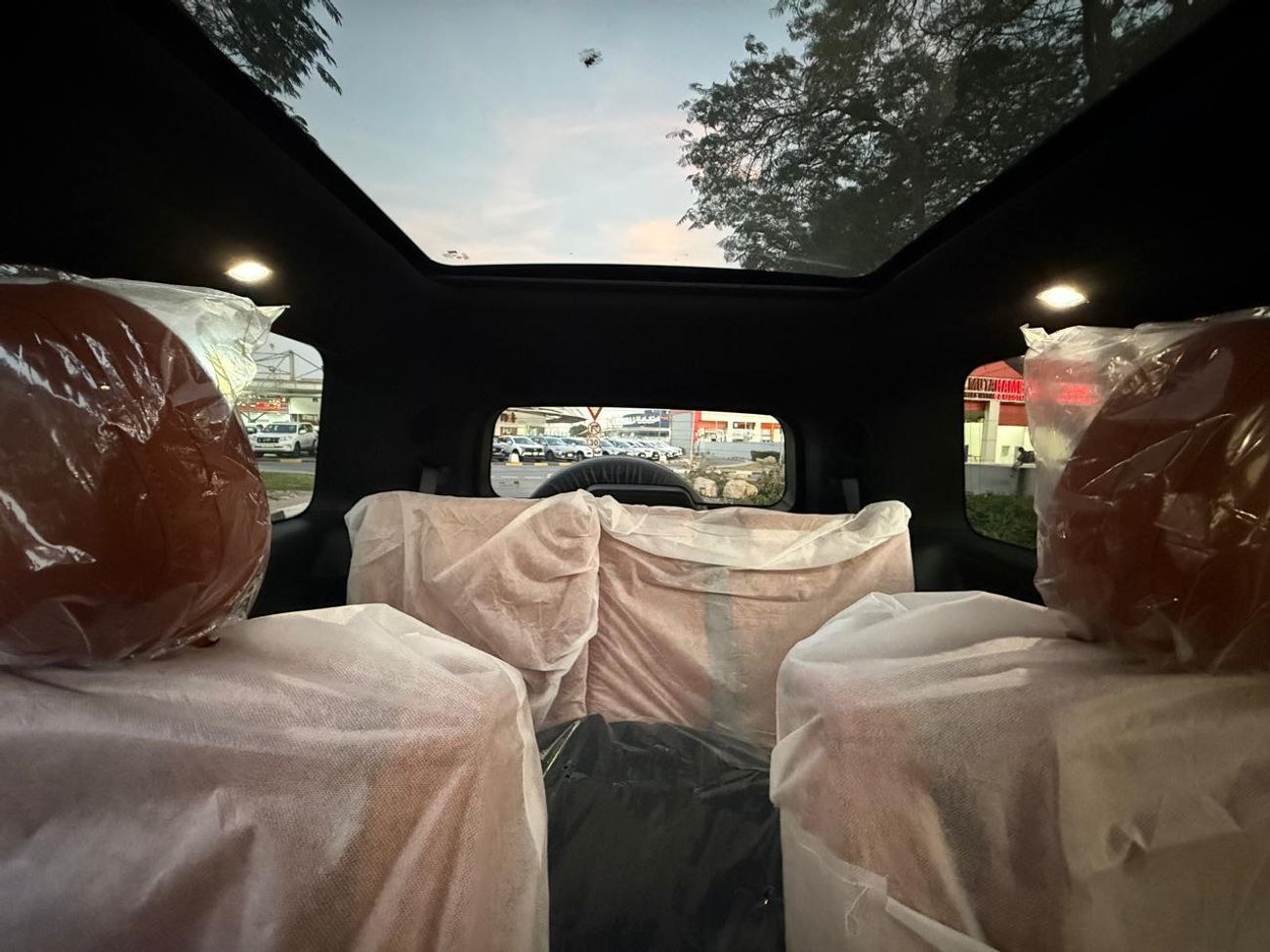 ROX 01 NEW ARRIVAL ROX 01 / 2026 / 7 SEATS / LONG RANGE / WITH WARRANTY EVS 5 YEARS WITH SERVICE CONTRACT