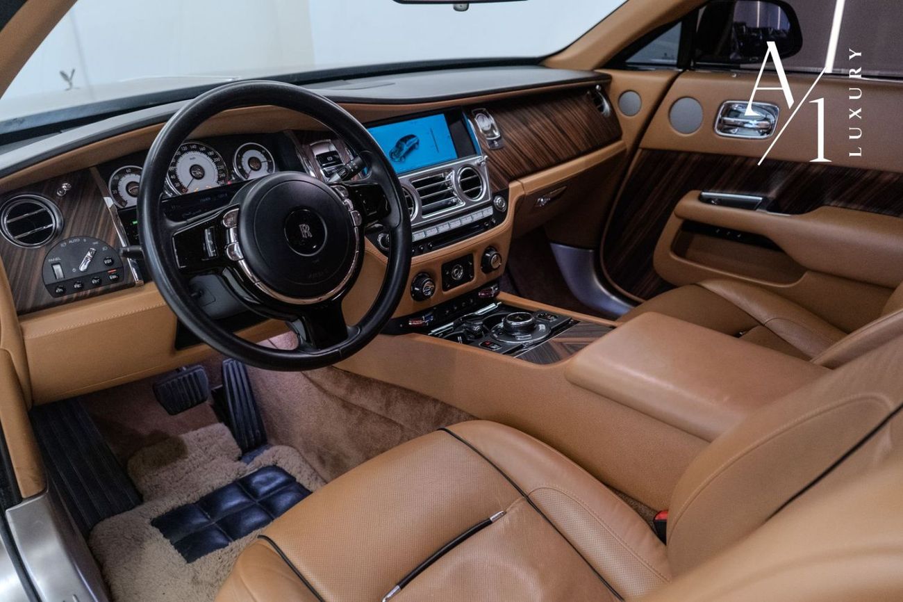 Rolls-Royce Wraith 2015 Rolls Royce Wraith, Full Service History, Starlight Roof, Excellent condition, GCC