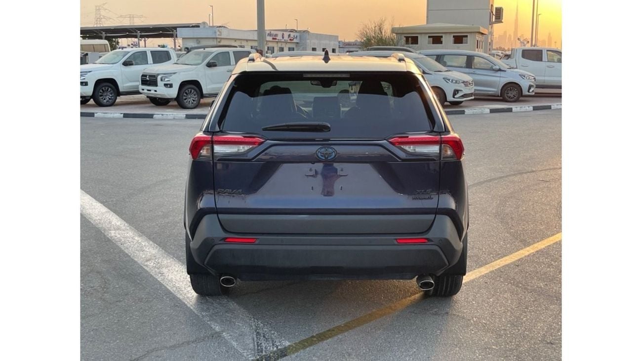 Toyota RAV4 2021 TOYOTA RAV4 XLE PREMIUM HYBRID 4x4 FULL OPTIONS IMPORTED FROM USA