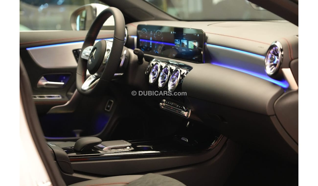 Mercedes-Benz CLA 250 AMG Package //19 Black Alloy Rims //Panoramic roof