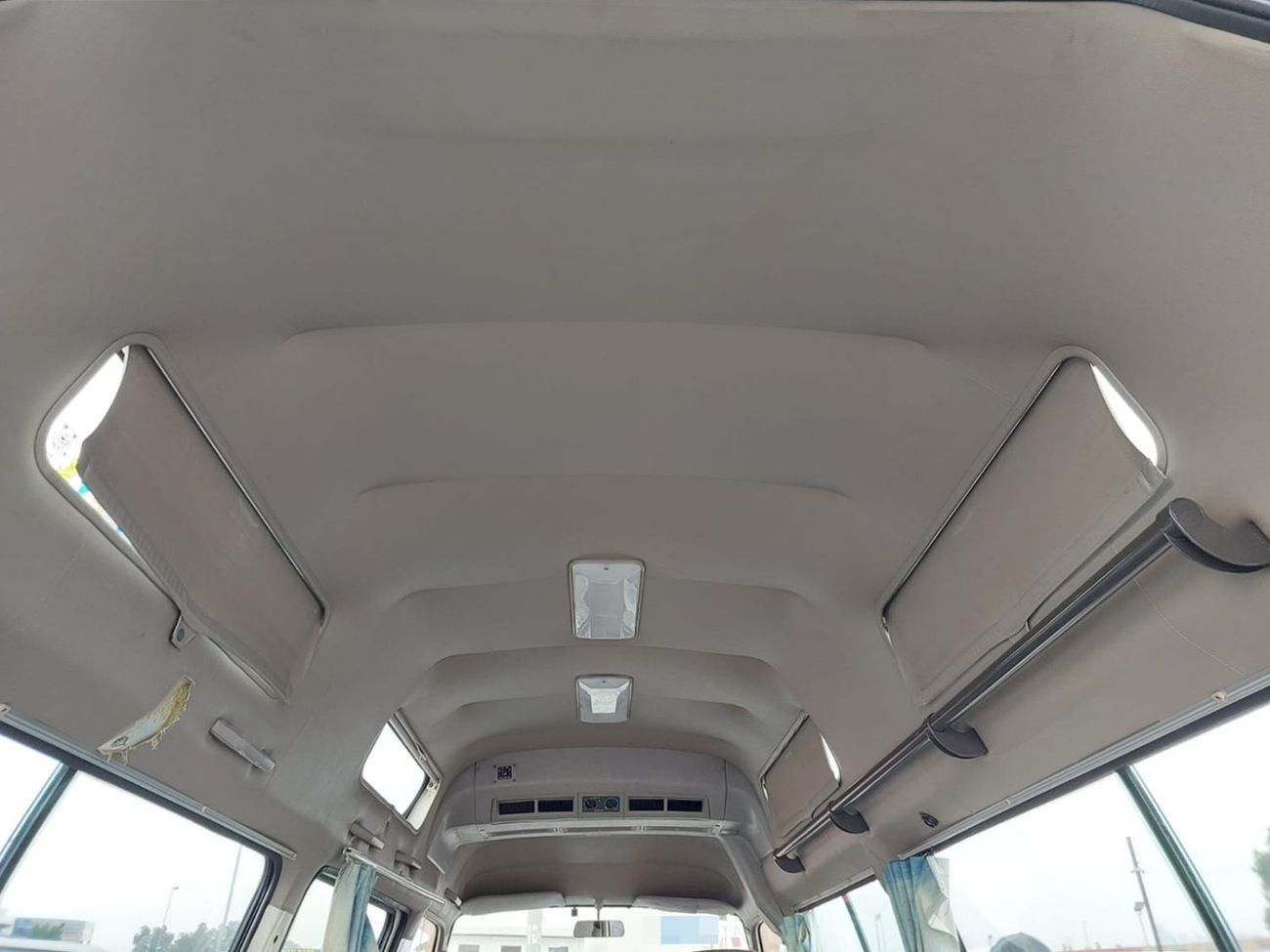 Nissan Caravan NISSAN CARAVAN VAN RHD 2000 MODEL 3.1 L DIESEL AUTOMATIC(PM010502)