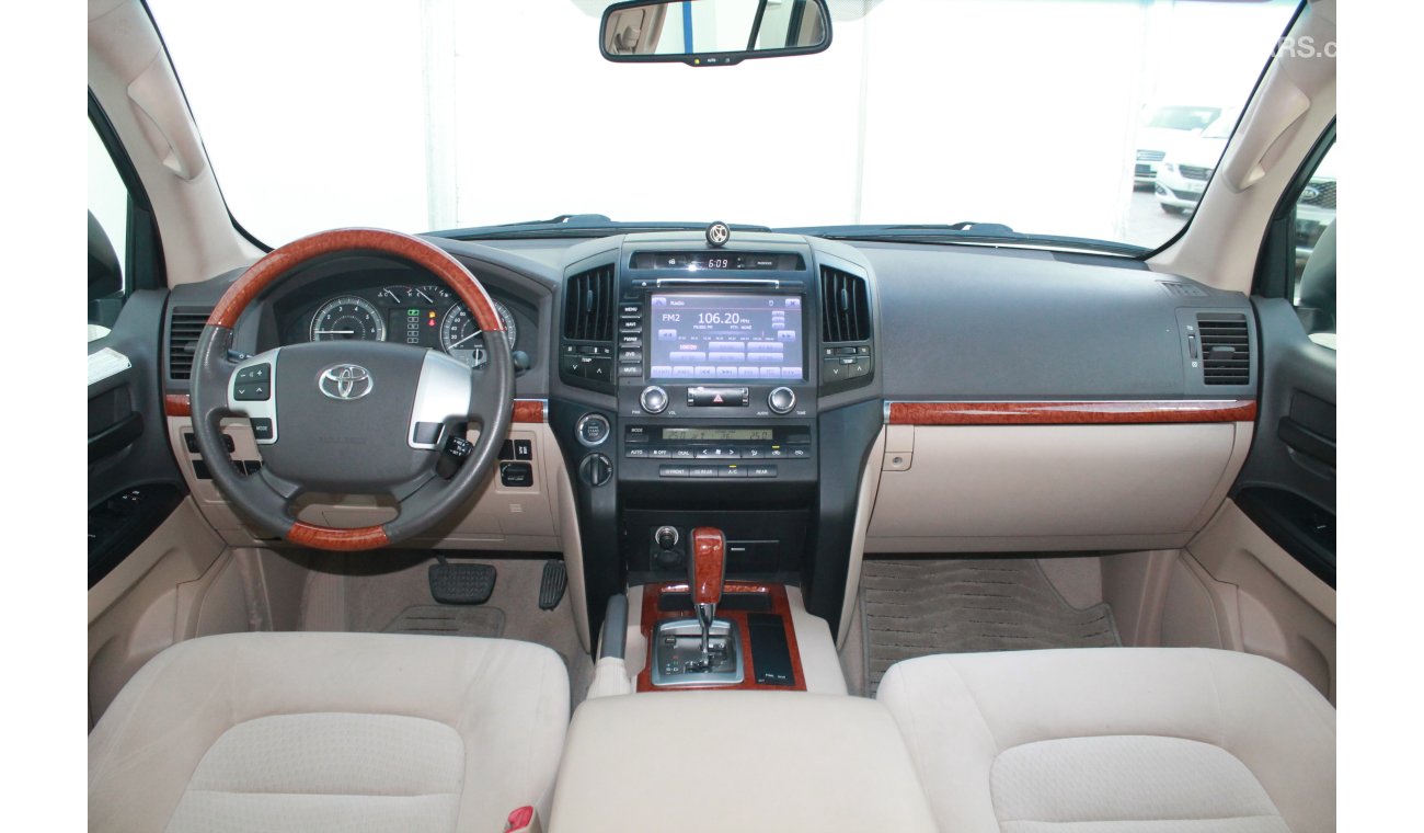 Toyota Land Cruiser 4.6L EXR V8 2015 MODEL WITH NAVIGATION