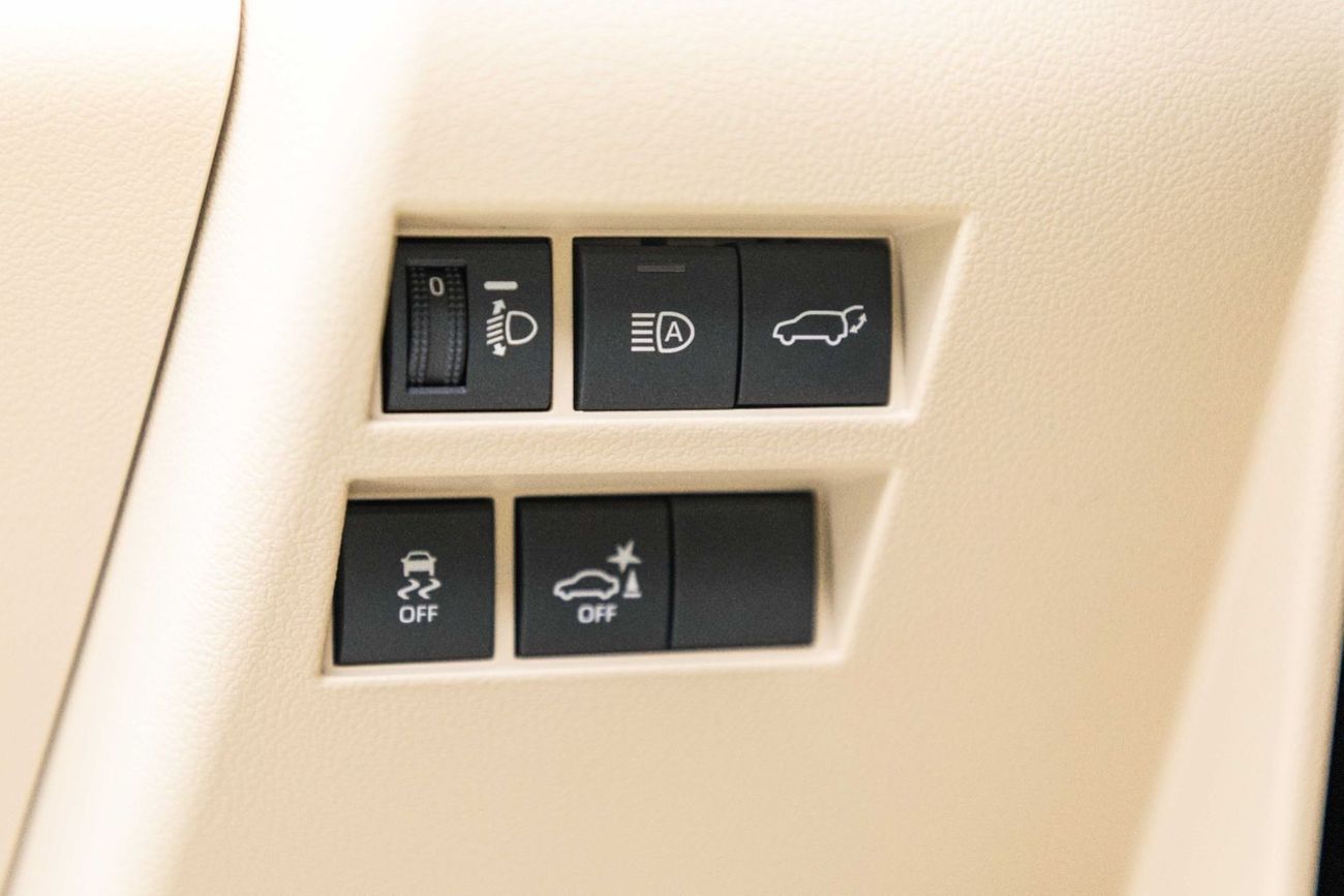 تويوتا لاند كروزر GXR 4.0L - Black Inside Beige | Export Only