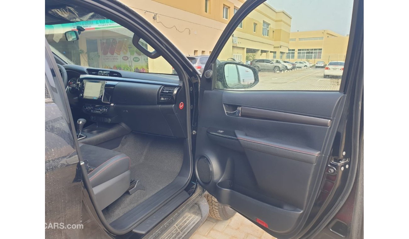 تويوتا هيلوكس 2022 Toyota Hilux 2.8L Diesel GR sport Brand New