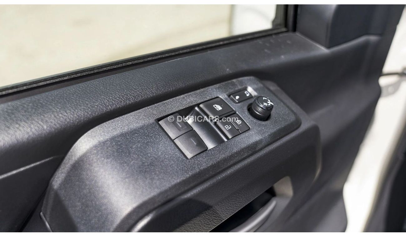 Toyota Hiace Toyota Hiace 3.5L V6 Petrol 13 Seater