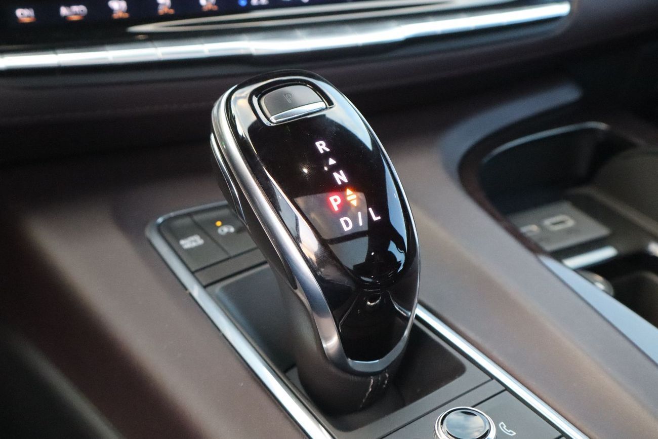 Cadillac Escalade Premium Luxury Platinum 6.2L 4WD