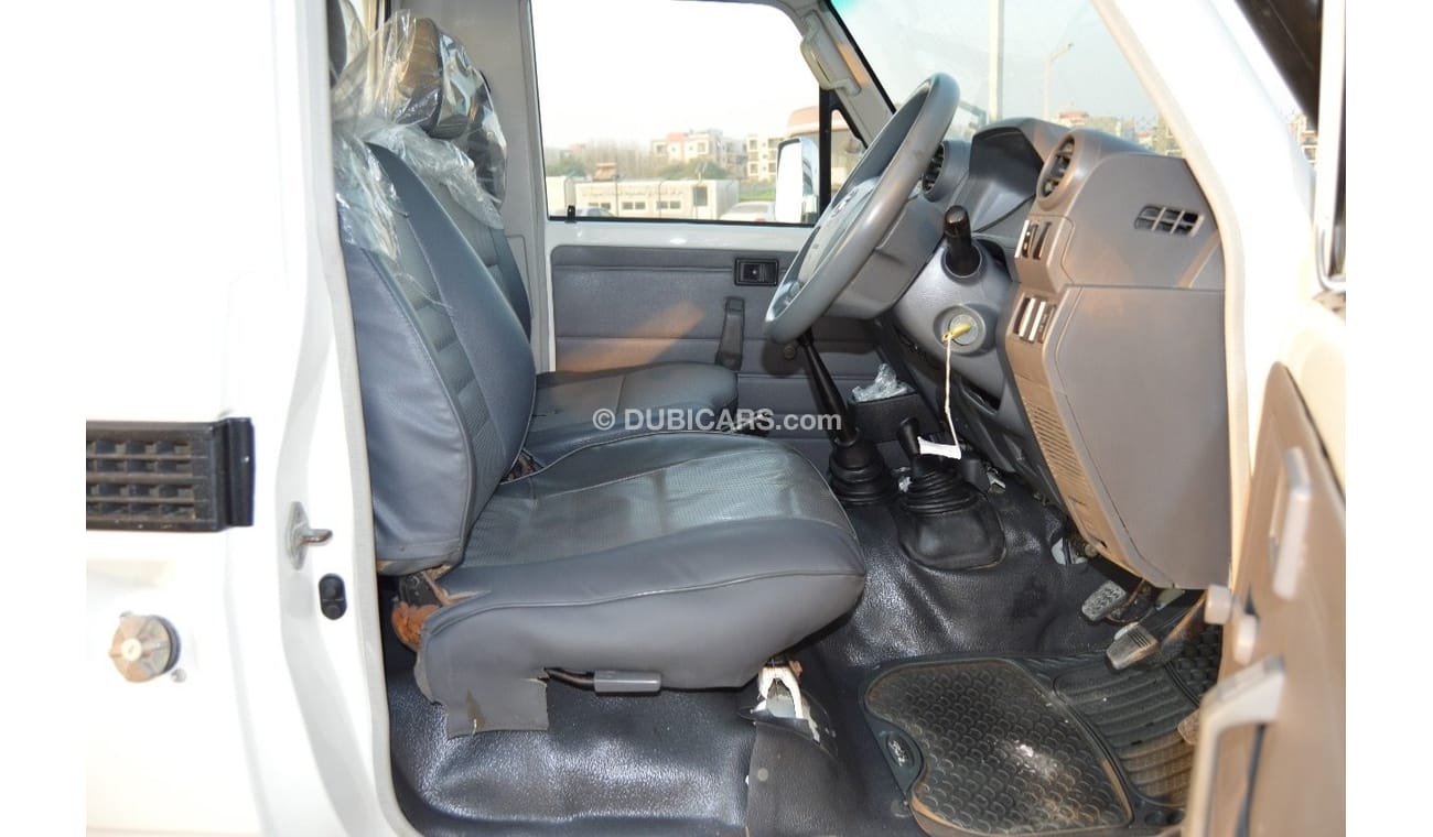 Toyota Land Cruiser Pick Up 1HZ Engine Diesel V6