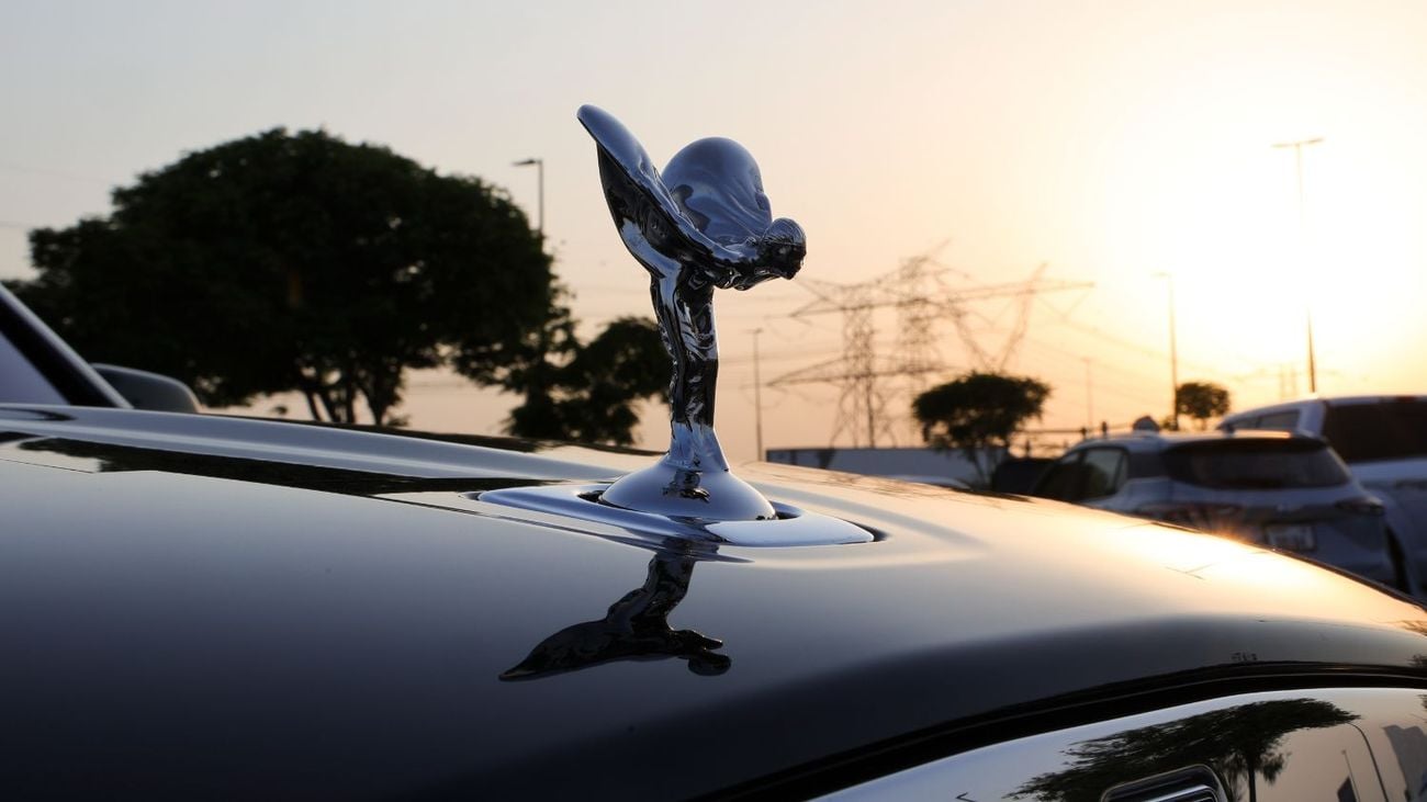 Rolls Royce Cullinan STANDARD Rolls Royce Cullinan - Silver Badge - 2026