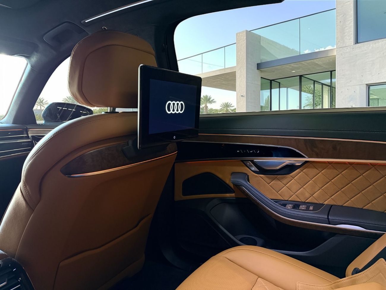 أودي A8 L 60 TFSI quattro 4.0L (454 HP)