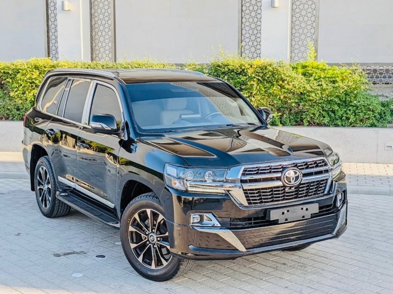 Toyota Land Cruiser Toyota Land Cruiser 2021 black color v6 4.0L full option