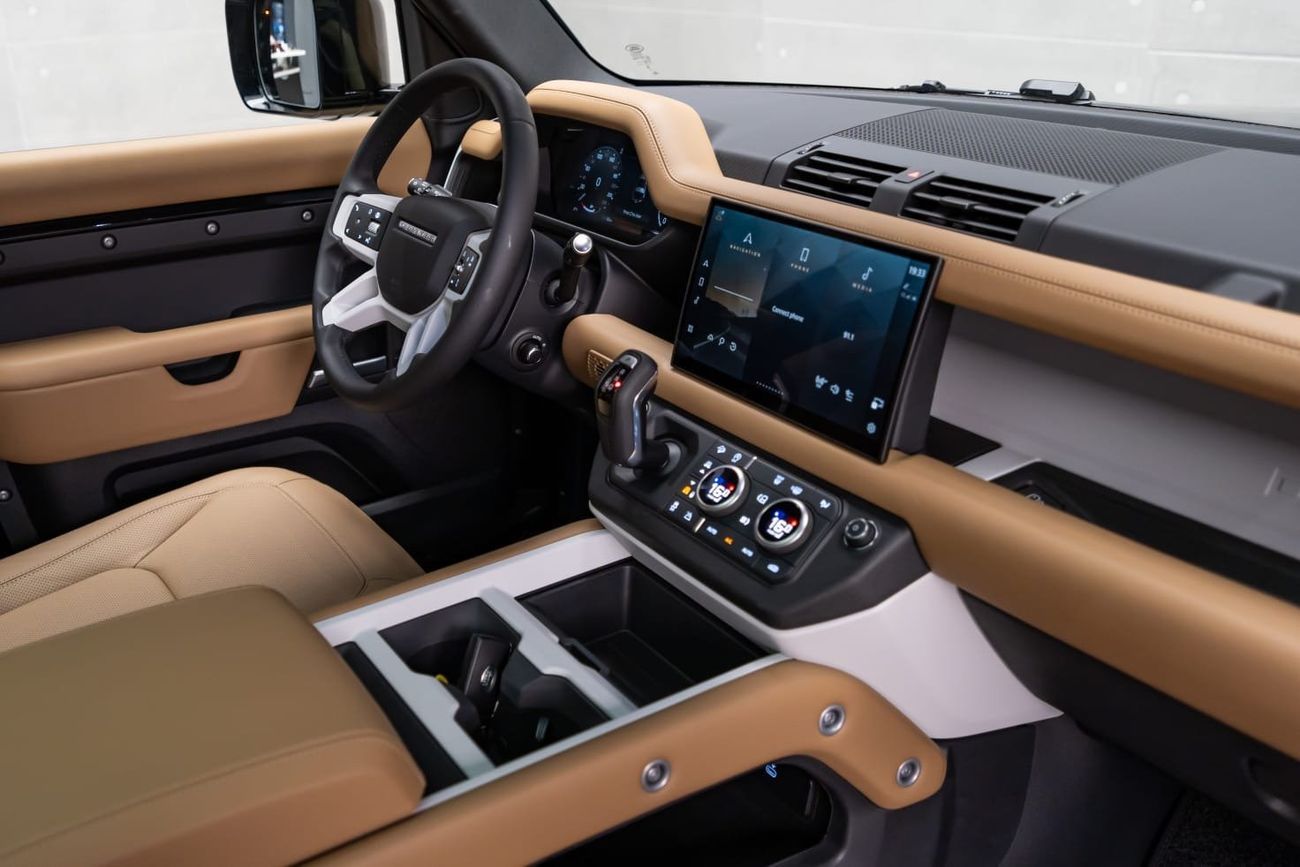 لاند روفر ديفندر P400 90 X-Dynamic HSE 3.0L (5 Seater)