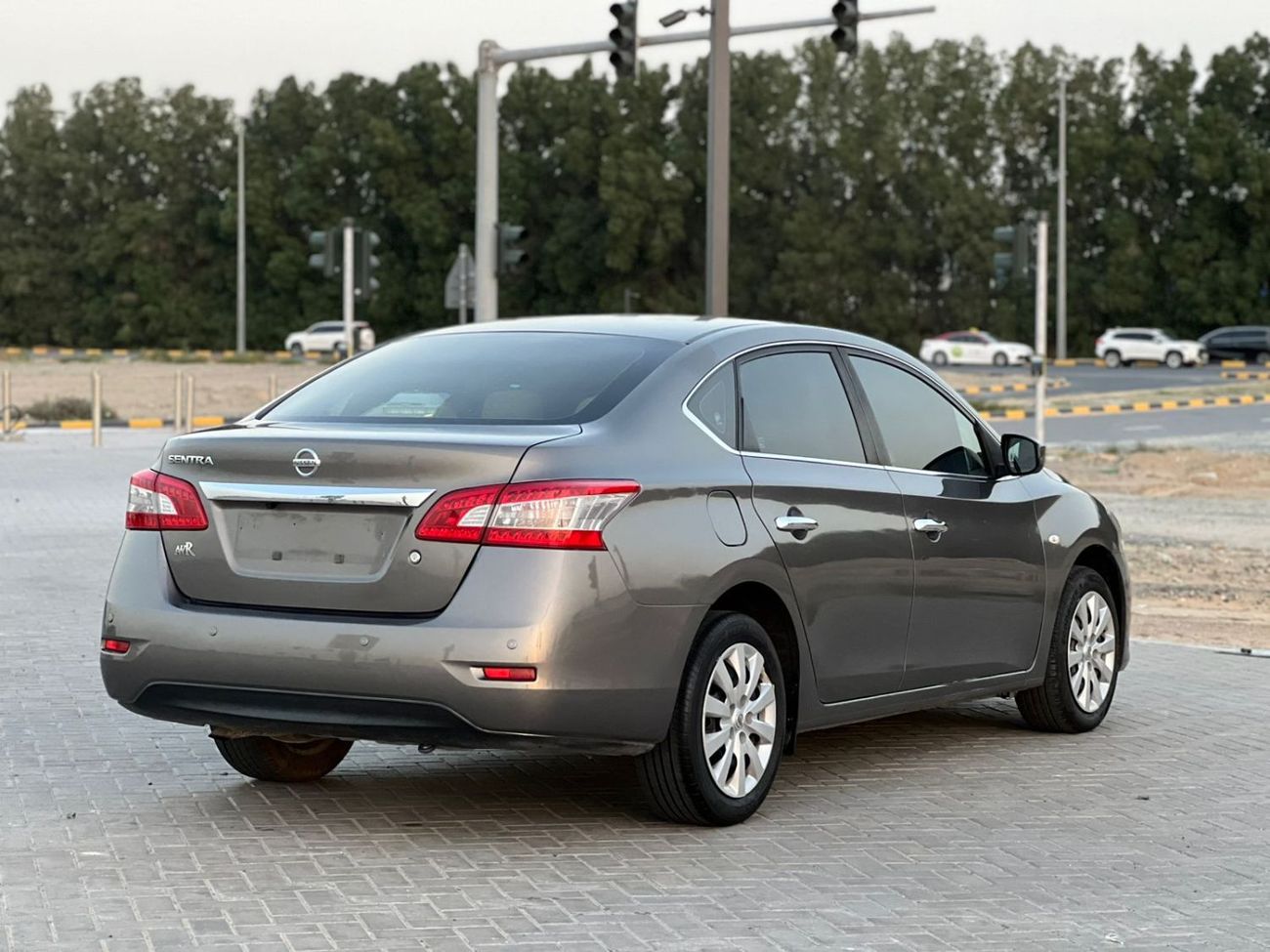 Nissan Sentra S 1.6L (110 HP)