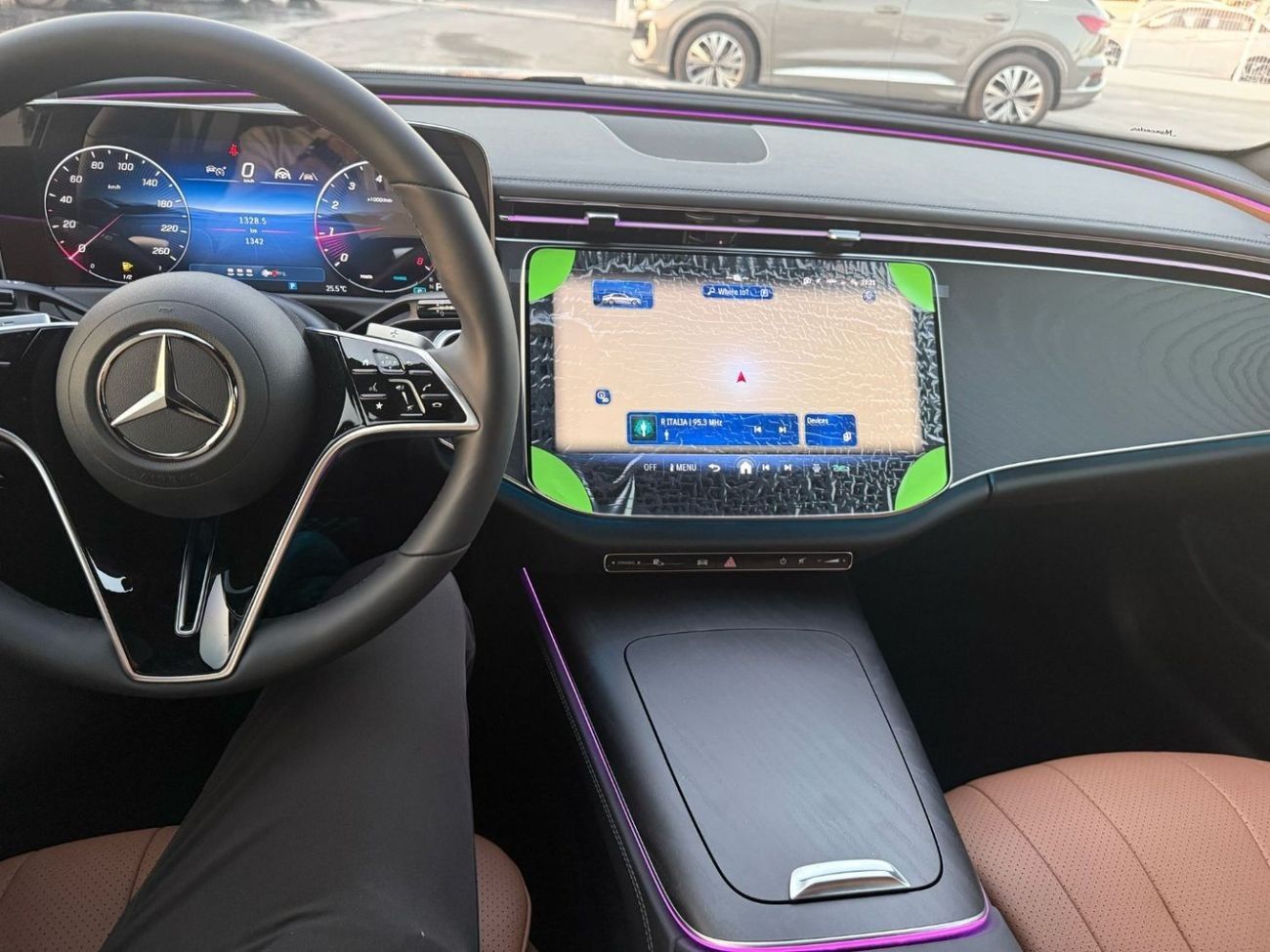 Mercedes-Benz E200 2.0L