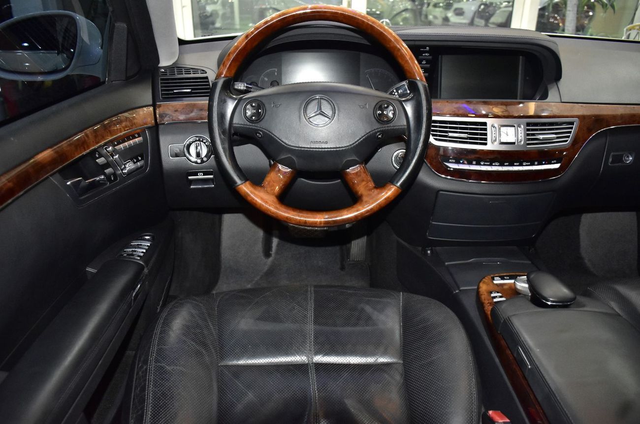 Mercedes-Benz S 550 EXCELLENT DEAL for our Mercedes Benz S550 ( 2008 Model ) in White Color Japanese Specs