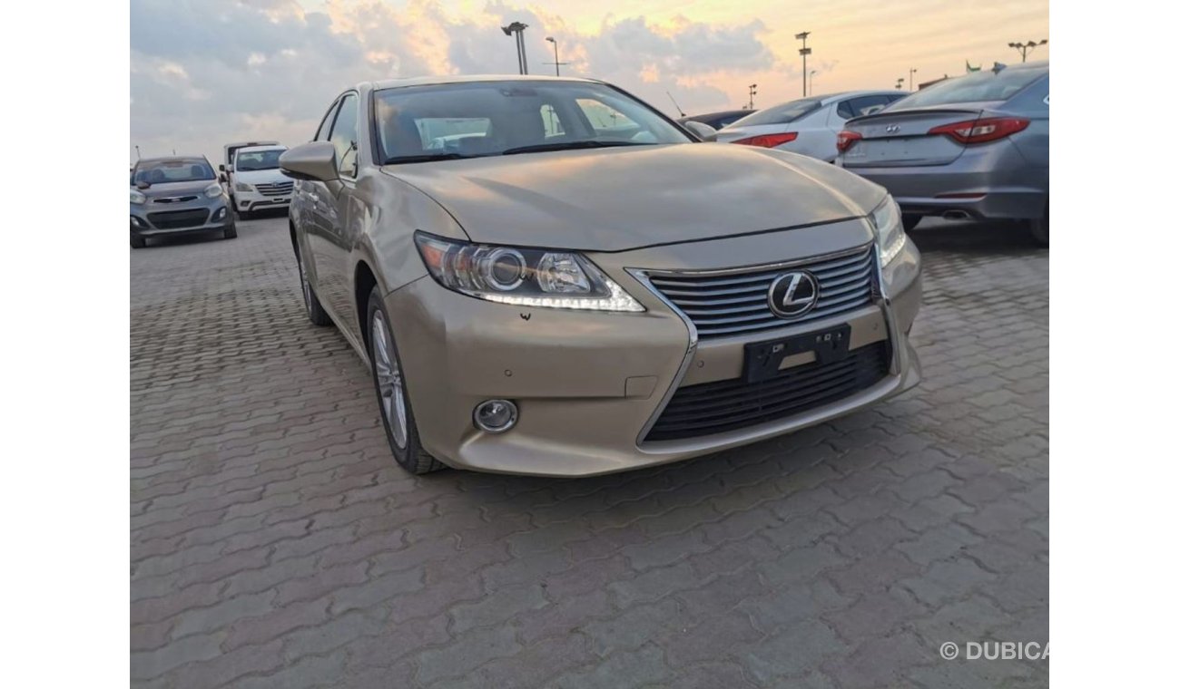 Lexus ES350 Lexus ES350 Model 2014 gcc 39000 KM only for sale