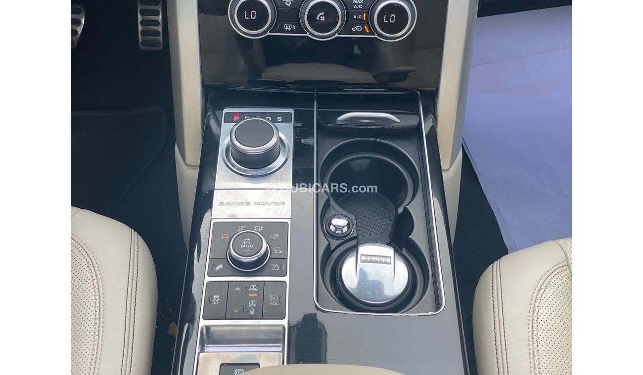 Land Rover Range Rover Range rover Vogue SE V8 2014 GCC Original  paint