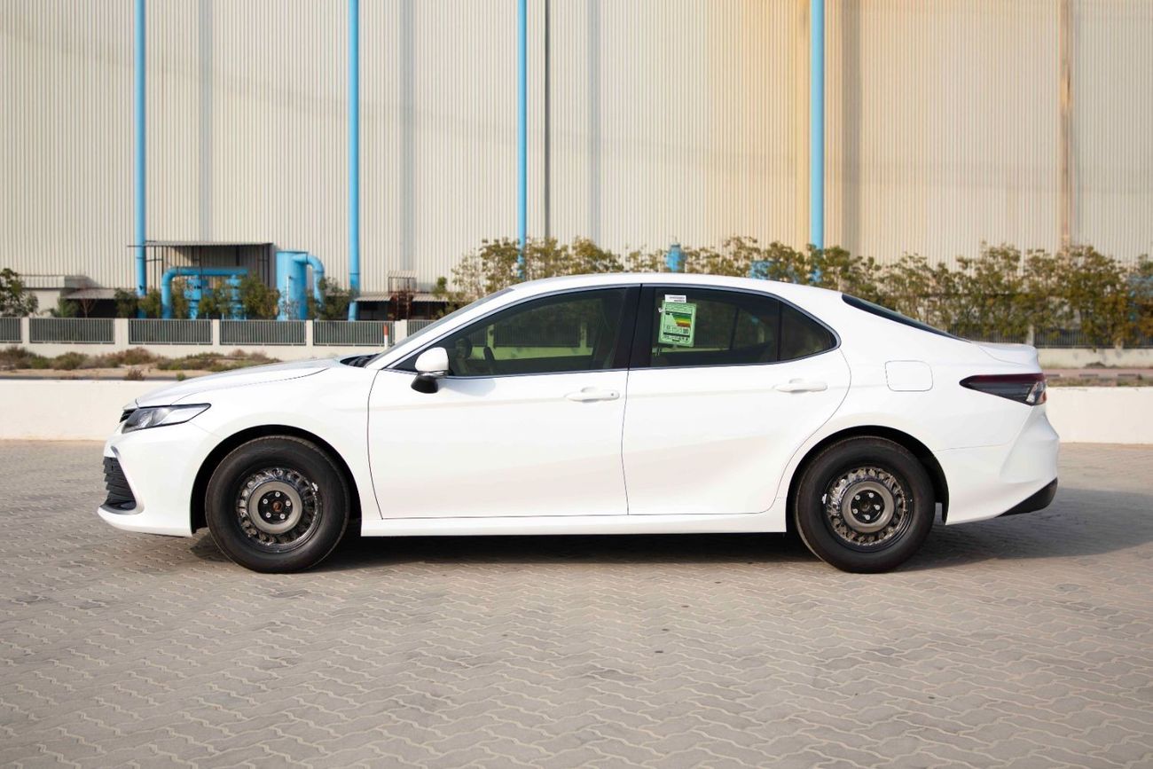 Toyota Camry 2024 Toyota Camry 2.5 LE - Super White inside Beige