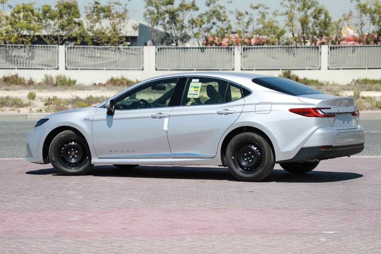 تويوتا كامري 2025 TOYOTA CAMRY LE 2.5 Hybrid - SILVER METALLIC inside BEIGE | Export Only