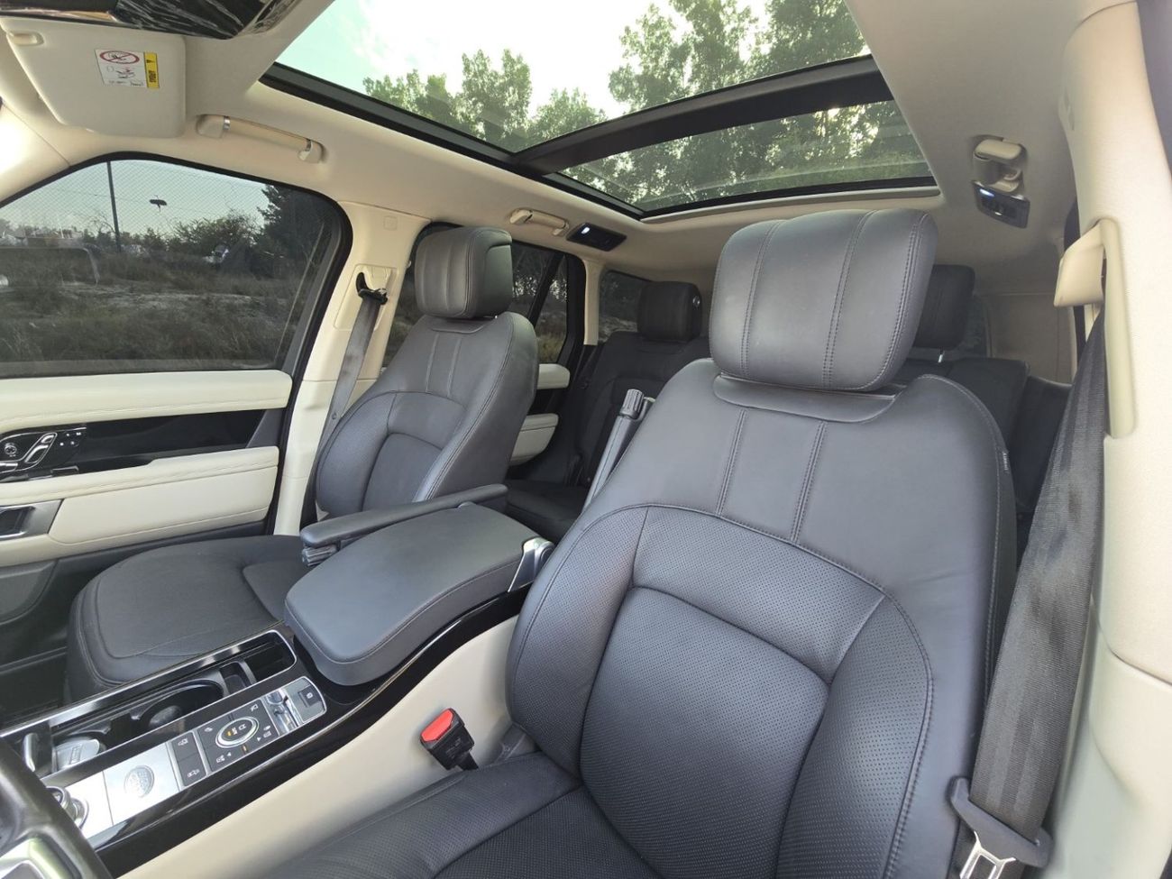 Land Rover Range Rover Supercharged 5.0L VOGUE SUPERCHARGED 2018 GCC ORGINAL PAINT // FULL OPITION // PERFECT CONDITION