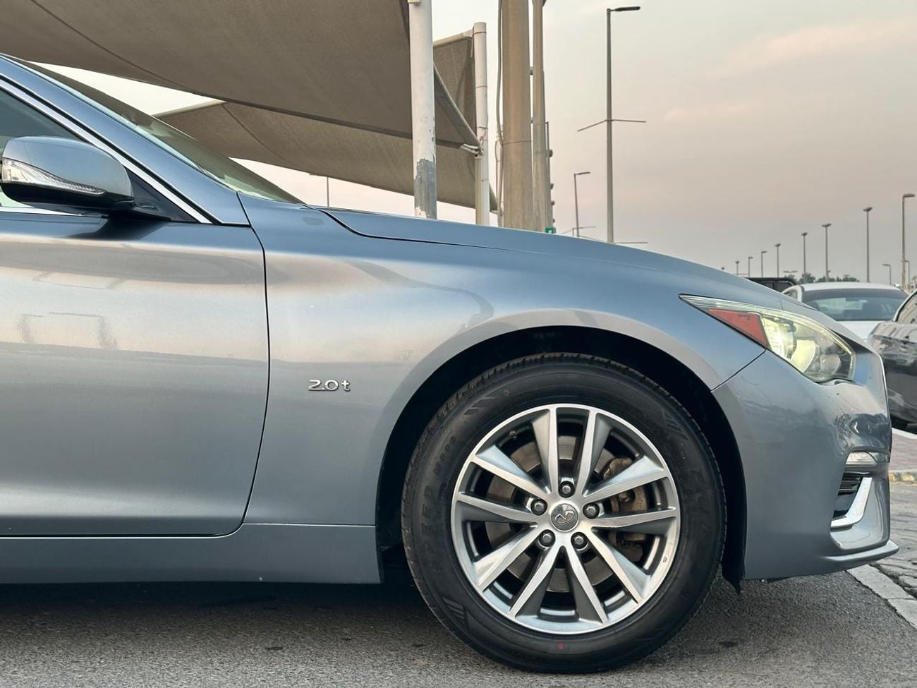 Infiniti Q50 Premium 2.0L
