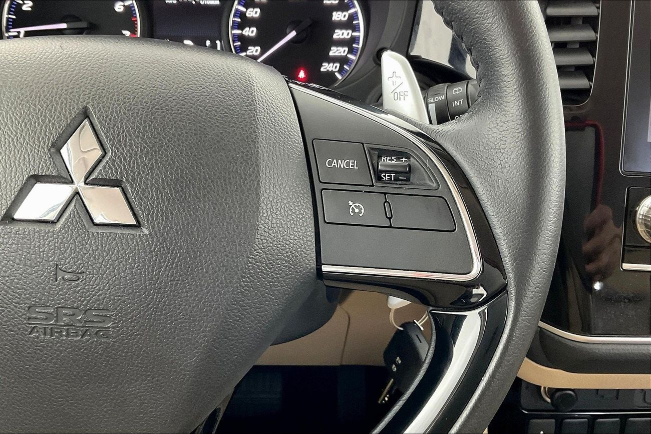 Mitsubishi Outlander GLX Midline