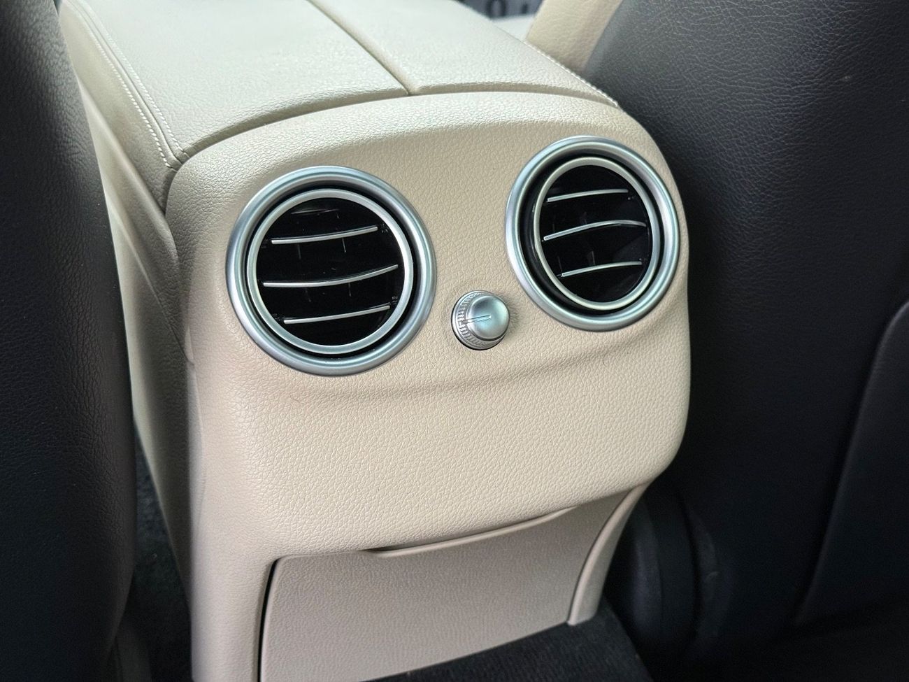 مرسيدس بنز C 300 2018 MERCEDES BENZ C300 4MATIC IMPORTED FROM USA