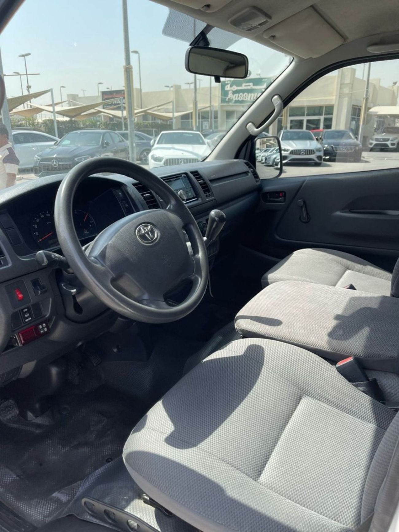 Toyota Hiace 2021 GCC FULL OPTION PERFECT CONDITION TOYOTA HICErefrigerator