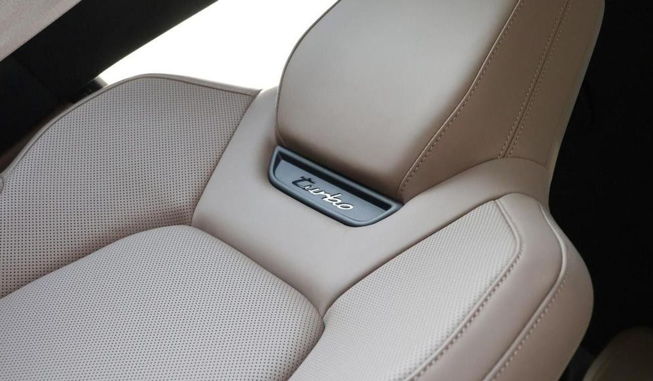 بورش ماكان Electric Estate 470kW Turbo RIGHT HAND DRIVE