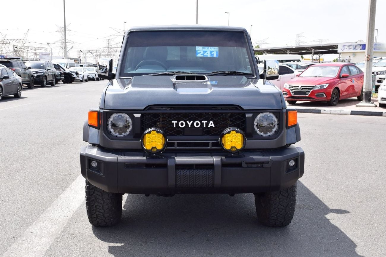 تويوتا لاند كروزر بيك آب 4.5L diesel Manual (export Only)