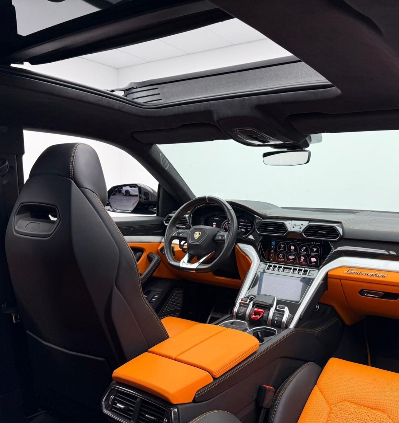Lamborghini Urus STD 2021 Lamborghini Urus, Warranty, Full Service History, Very Low Km, Excellent Condition, GCC