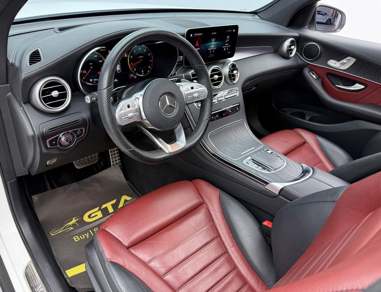 مرسيدس بنز GLC 300 Coupe 2.0L 2020 Mercedes Benz GLC300 AMG 4MATIC Coupe, Warranty, Full Service History, Fully Loaded,