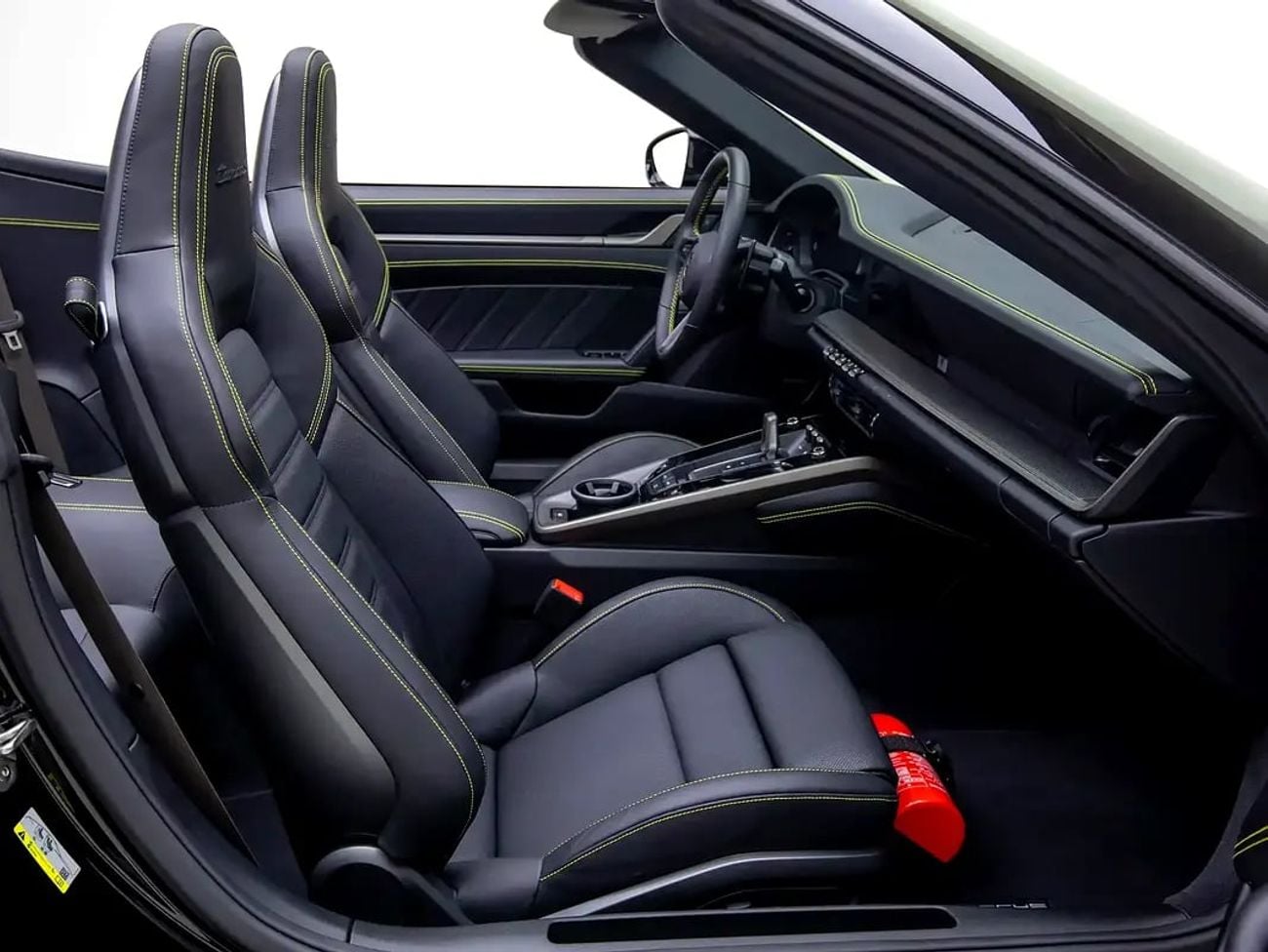 Porsche 911 TURBO S | Cabriolet | GCC | 701 HP | Dealer Warranty