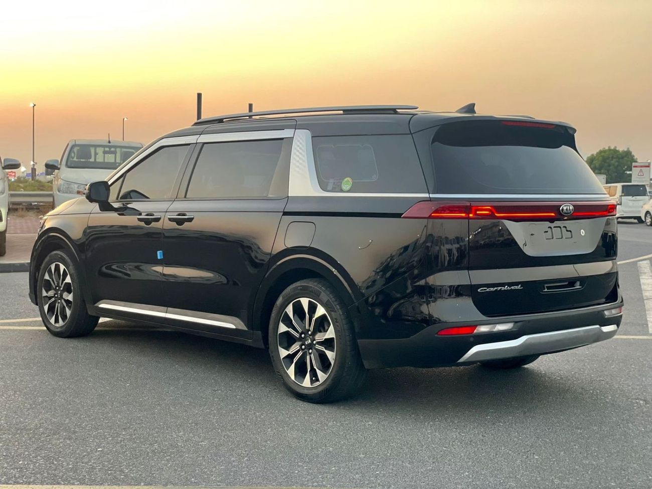 Kia Carnival 2021 Kia Carnival Exclusive Diesel Korean Specs Orignal Paint - 360* CAM - Panoramic View - 6 seater