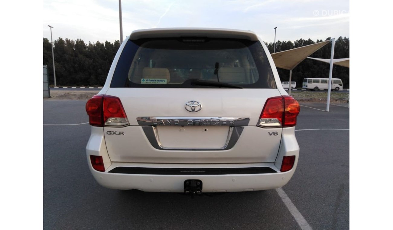 Toyota Land Cruiser Toyota landcruser 2013 gcc v6 very celen car for sale