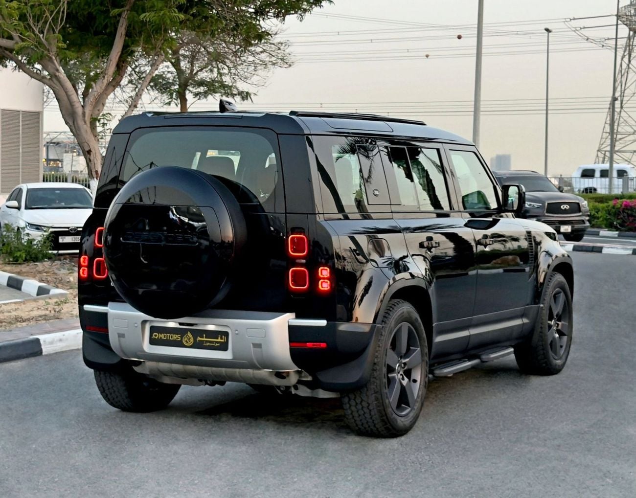 Land Rover Defender P400 110 HSE 3.0L (5 Seater)