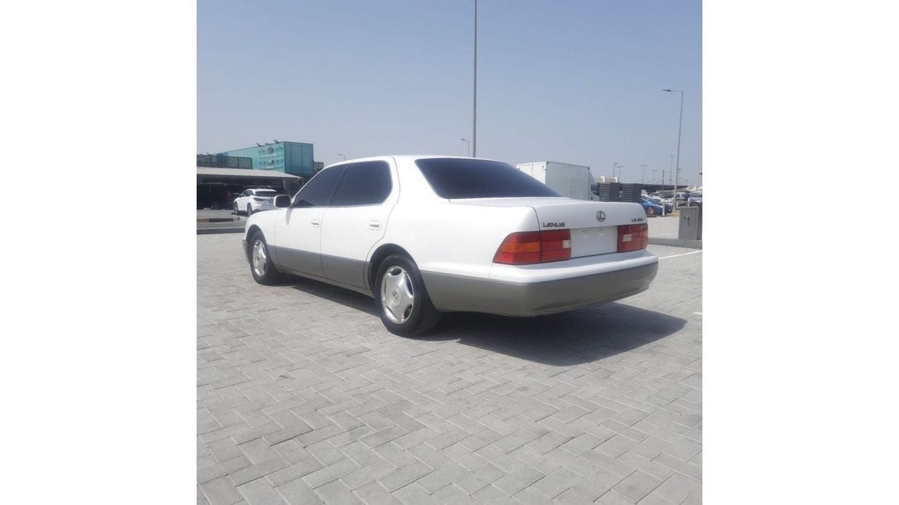 Lexus LS 400