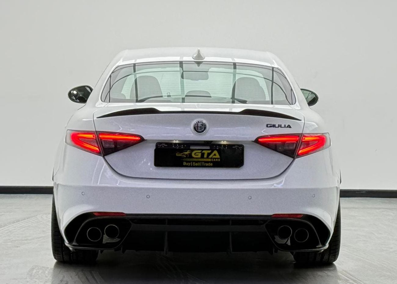 Alfa Romeo Giulia Quadrifoglio 2.9L (510 HP) 2020 Alfa Romeo Giulia ,Gargash Warranty+Service Contract+Full Service Hi