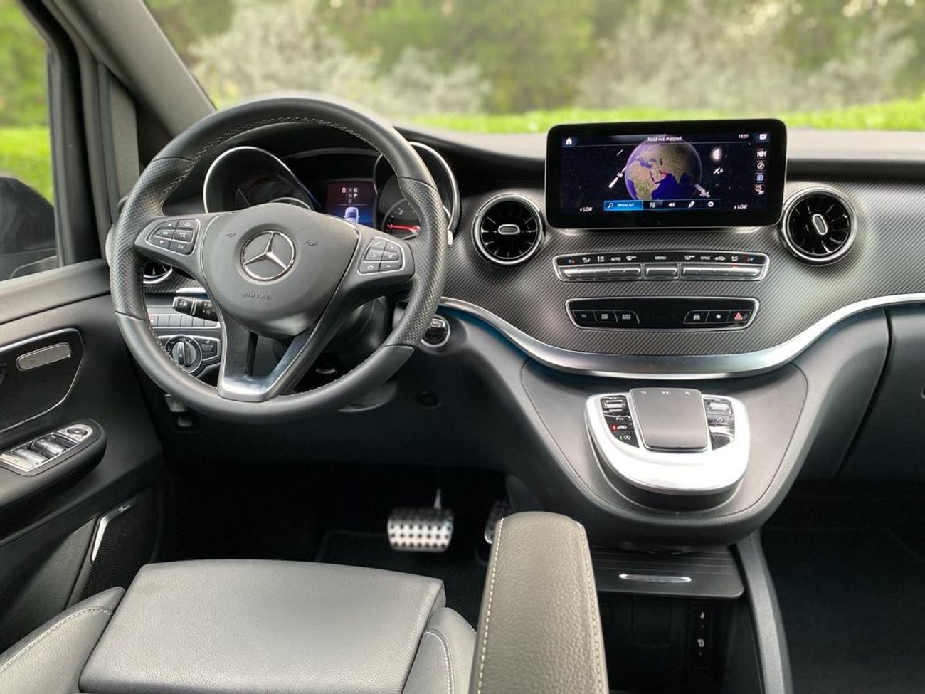 مرسيدس بنز V 300 Mercedes V-300 Desil V4 2022 Orginal Paint - Low Mileage - under warrnty Germany