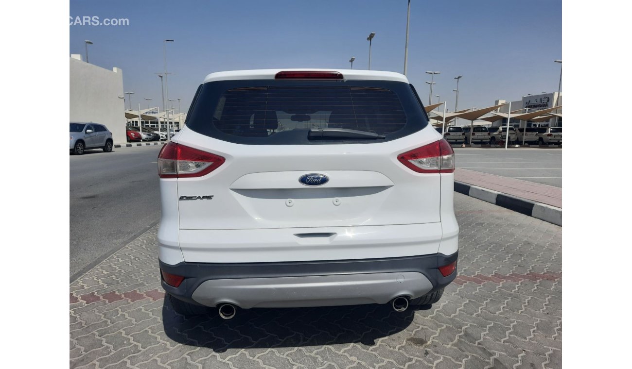 Ford Escape Ford Escape 2015 gcc full automatic for sale