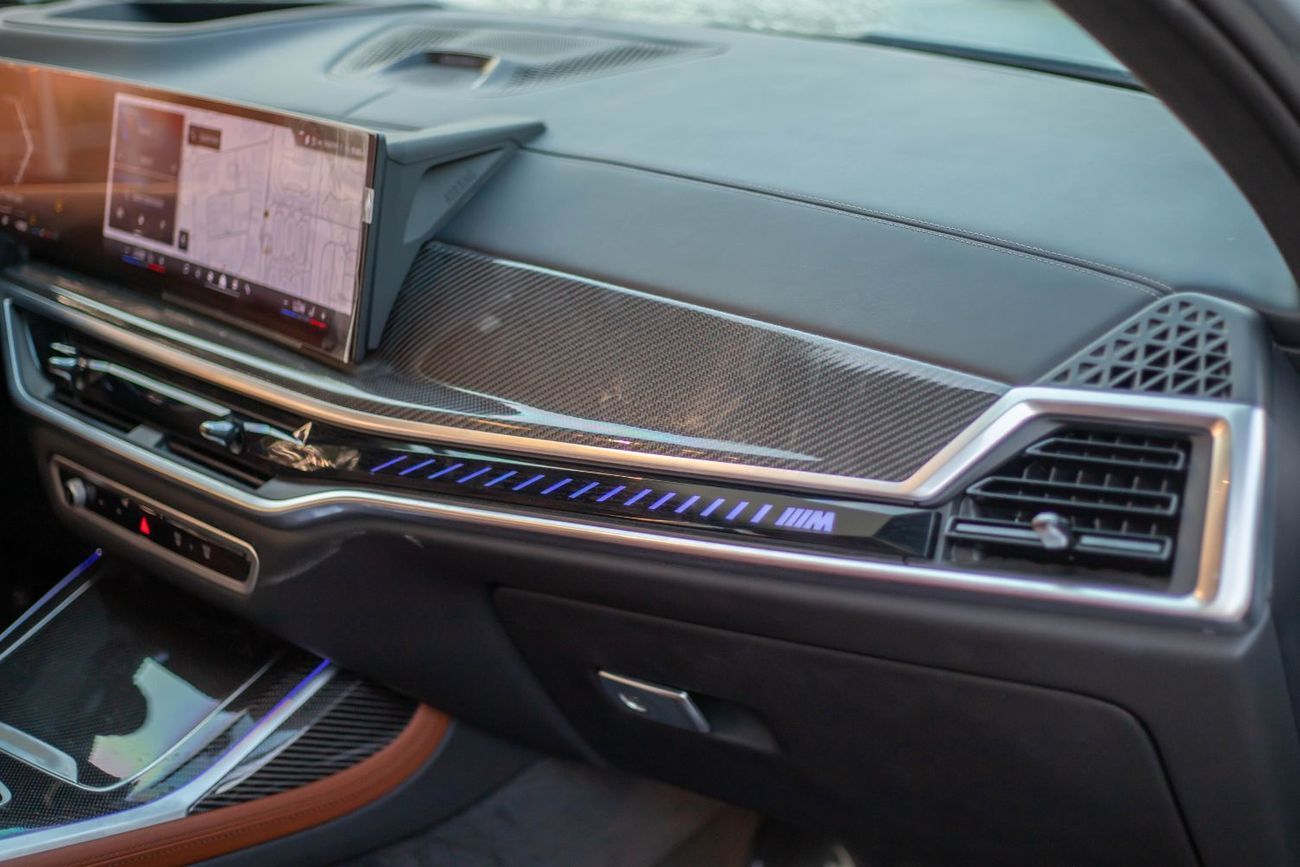 بي أم دبليو X7 xDriveM60i (6 Seats)