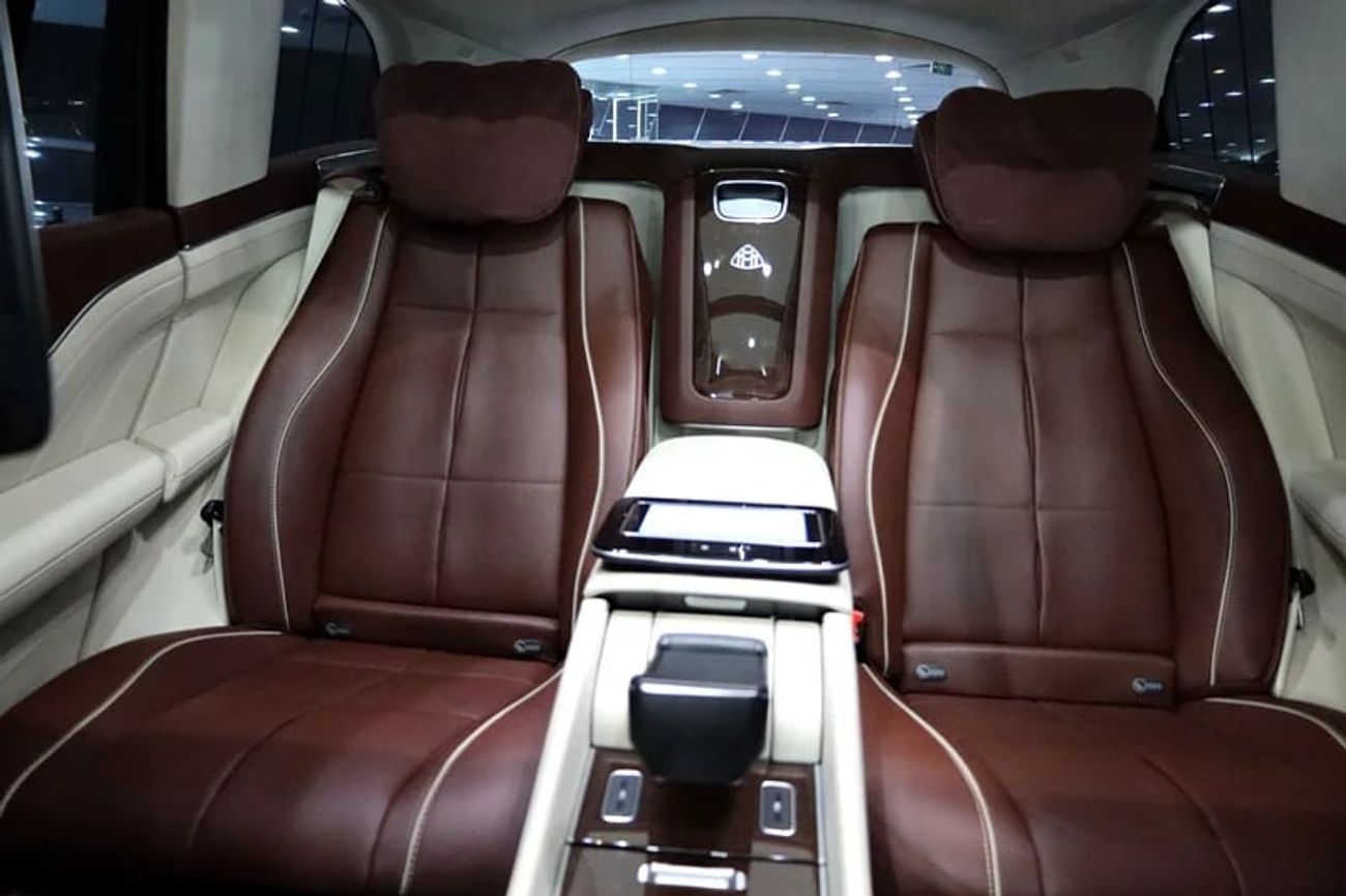 Mercedes Maybach GLS600 Maybach Rear-Seat Entertainment, Rear VIP Seats, Burmester Audio, Panoramic Roof, GCC!