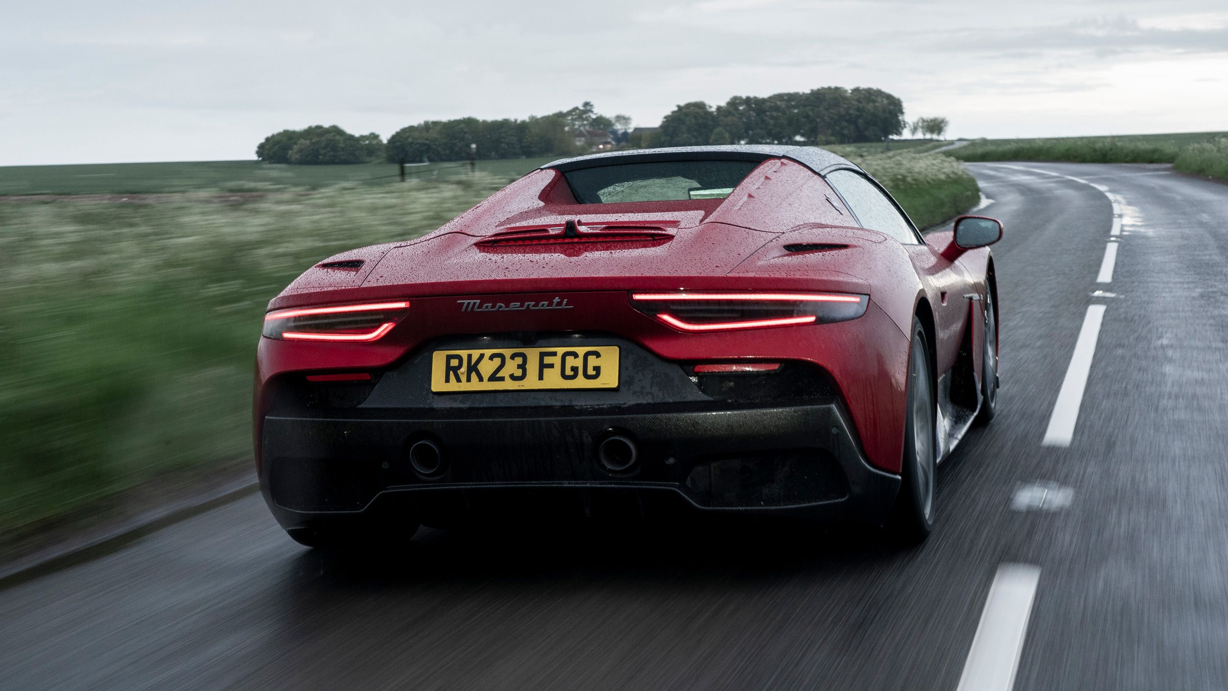 مازيراتي MC20 تشيلو exterior - Rear Profile
