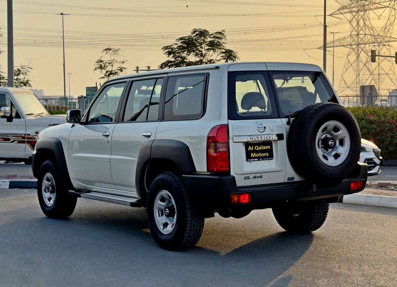 Nissan Patrol Safari GL 4.8L A/T (7 Seater)