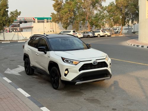 تويوتا راف ٤ 2021 XSE HYBRID FULLY LOADED MOONROOF 2.5 CANADA SPEC