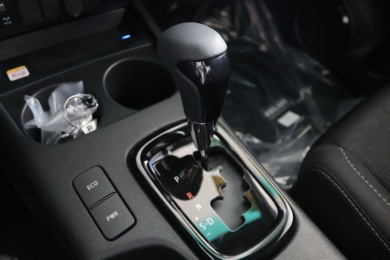 تويوتا هيلوكس 4.0 V6 **EXPORT ONLY**التصدير فقط خارج الخليج***