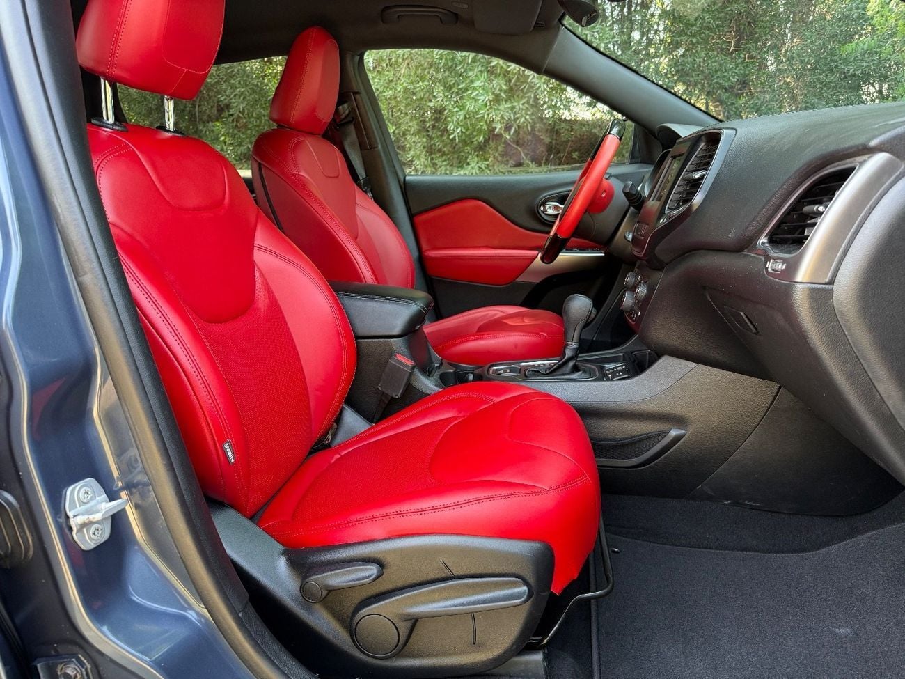 جيب شيروكي Sport 2.4L