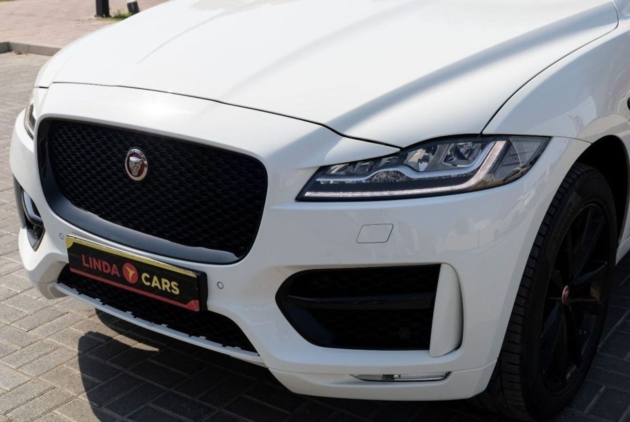 Jaguar F Pace Jaguar F-Pace R-Sport 2018 GCC under Warranty with Flexible Down-Payment.